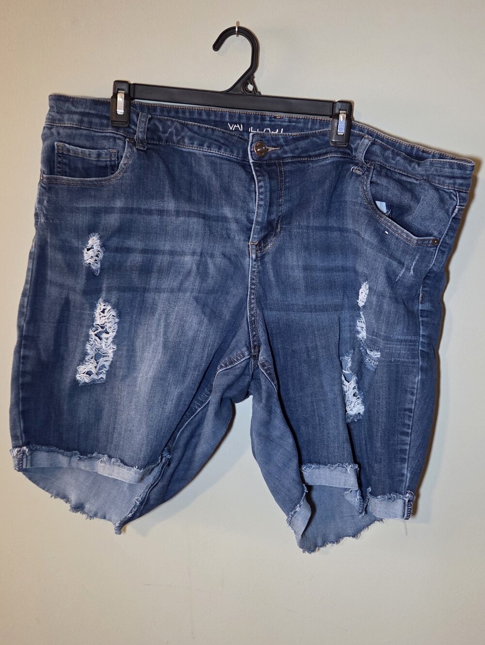Vanilla Star Women’s Distressed Bermuda Denim Shorts Plus Size 22 Blue Jean Cuto
